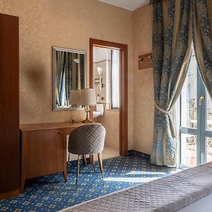Camera con letto king size